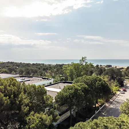 Passeggiata Al Mare Apartment *